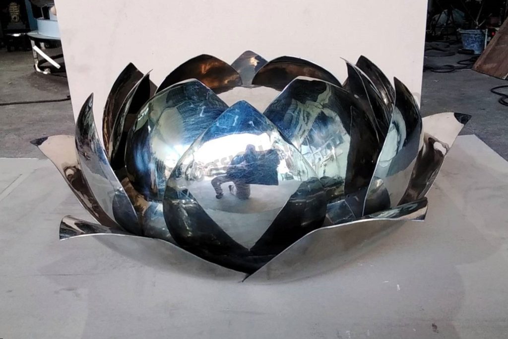 ดอกบัวสเตนเลส